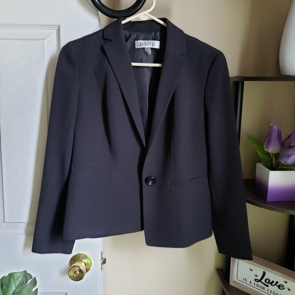 Classic Black Kasper Blazer - Picture 2 of 5